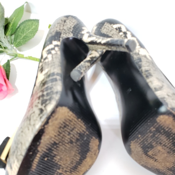 Guess Leather Snakeskin Heels w/ Bow, 8 - Picture 5 of 8